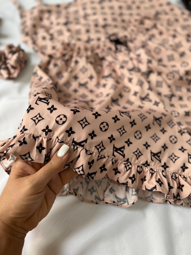 تاپ و شورتک حریر طرح LV